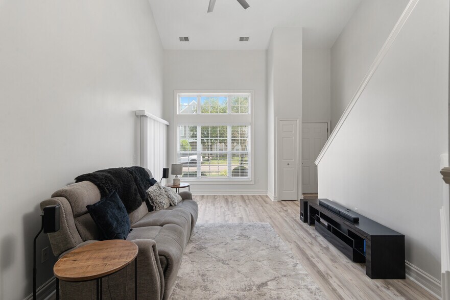 Building Photo - 25820 Maritime Cir N