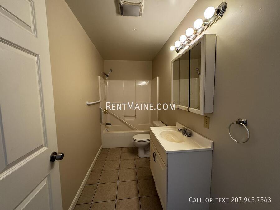 Building Photo - 46 Baker St