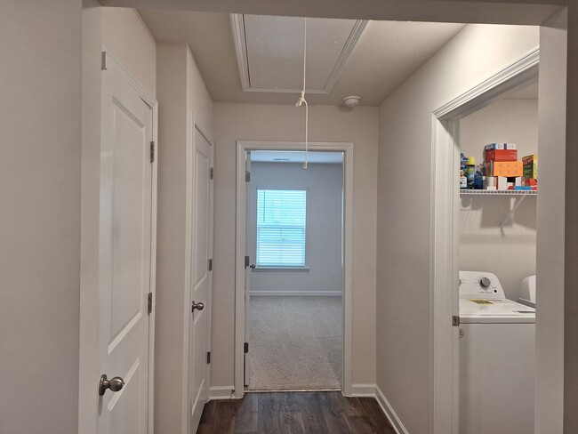 Building Photo - MOVE IN SPECIAL - Spacious Four Bedroom Ho...