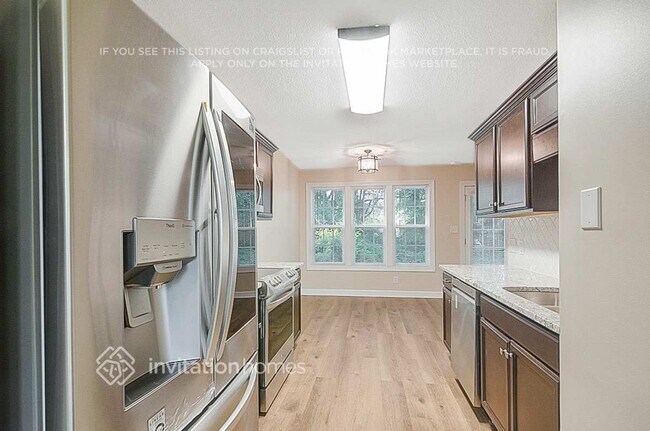 Building Photo - 45 Dawn Ave