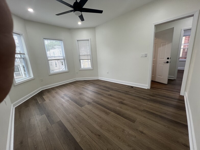 Living room - 31 Juliette St