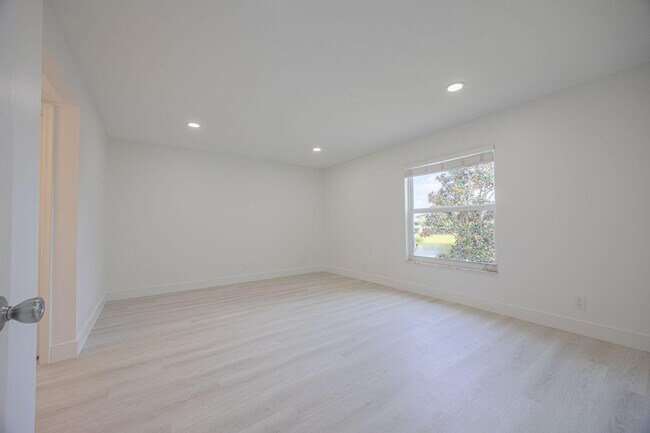 Building Photo - 2805 Casita Way