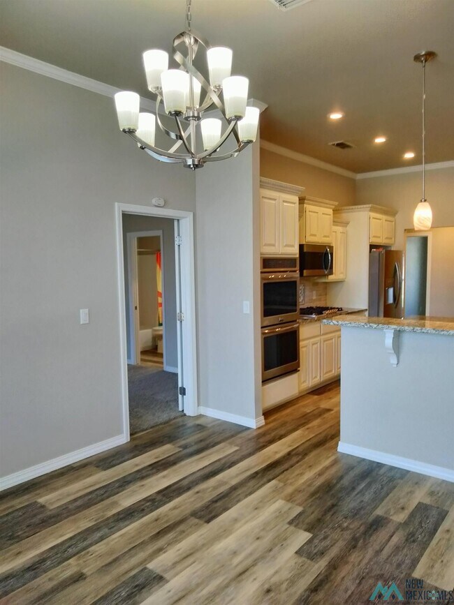 Building Photo - 621 Providence Cir