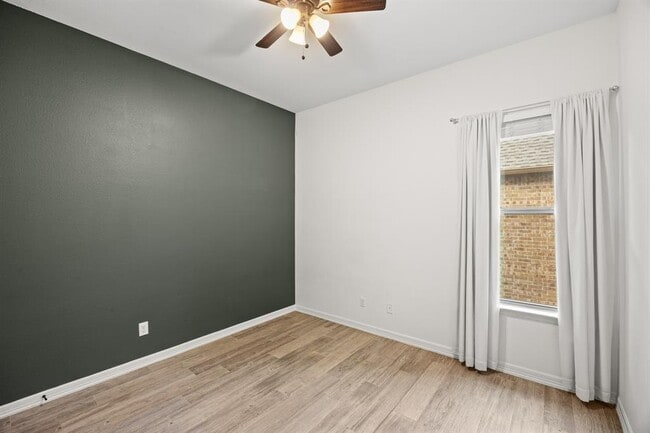 Building Photo - 366 Mirafield Ln