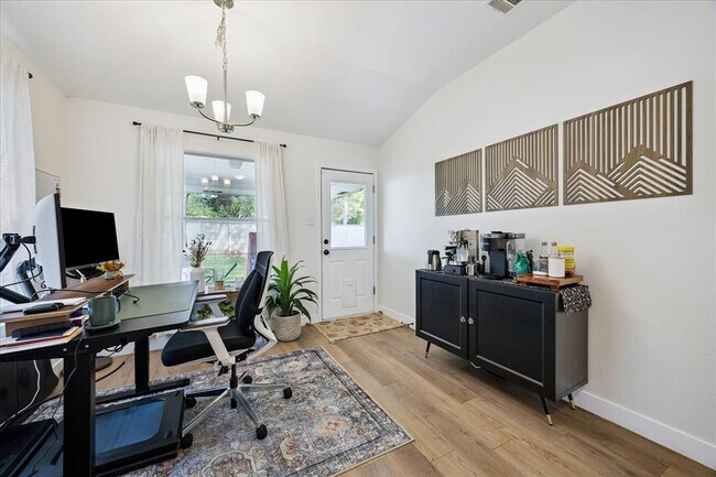 Building Photo - 9321 Linkmeadow Dr