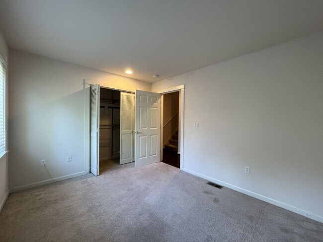 Building Photo - Incredible Forrest Park Townhome!! 2 bedroom, 2 bath, HUGE attached Garage!