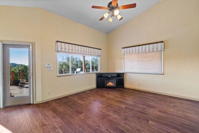 Building Photo - Amazing Apple Valley Home