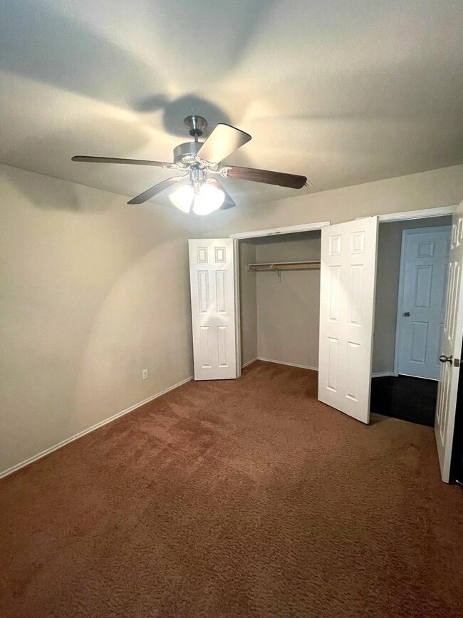 Building Photo - 263 Bainbridge Rd