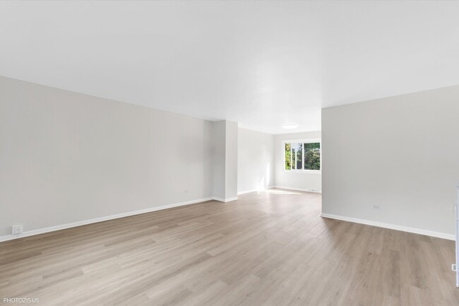 Building Photo - 14813 Holly Ct
