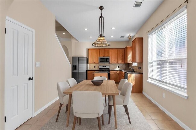 Building Photo - 5009 Hibiscus Valley Dr