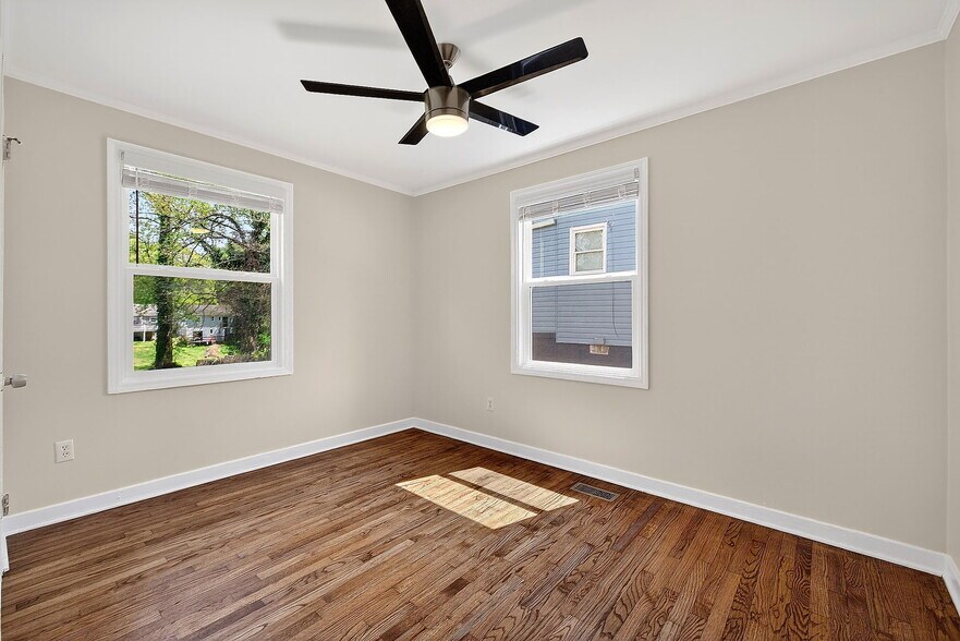 Building Photo - 1310 Kenilworth Dr SW