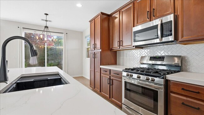 Building Photo - 1528 Morning Glory Ln