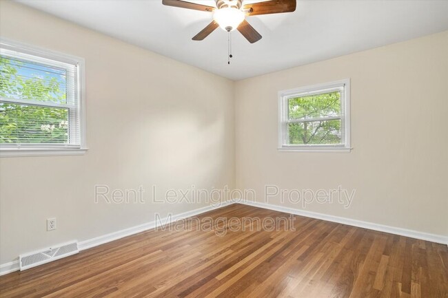 Building Photo - 2168 Jasmine Dr
