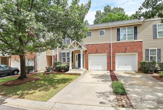 Building Photo - 16919 Commons Creek Dr