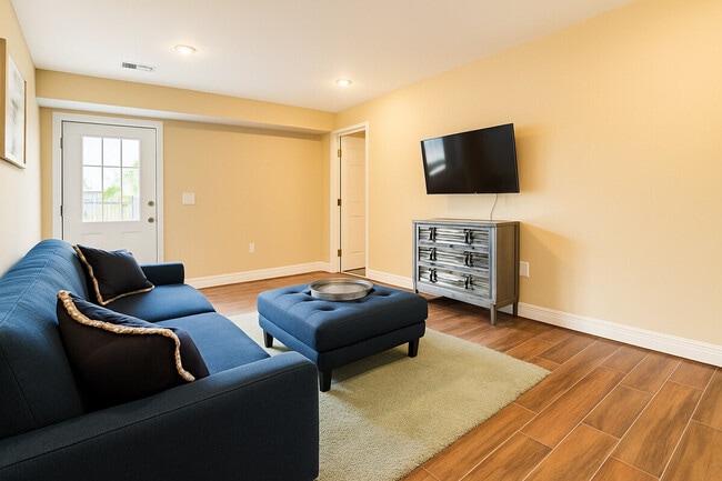 Building Photo - 2762 Cameron Rd