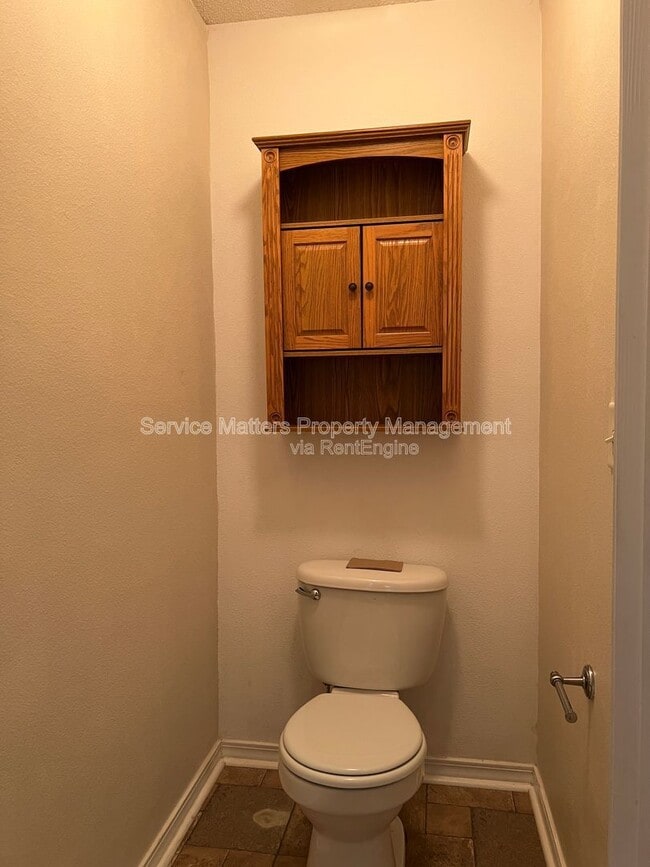 Building Photo - 6875 Cedar Ridge Cir