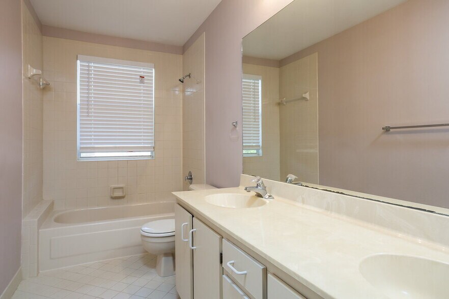 Building Photo - 7730 NW 63rd Way