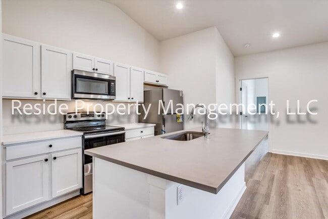 Building Photo - Pineway Aria Plan
