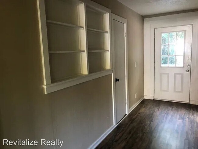 Building Photo - Charming 3BR House in Mobile - RECENTLY UPDATED INTERIOR