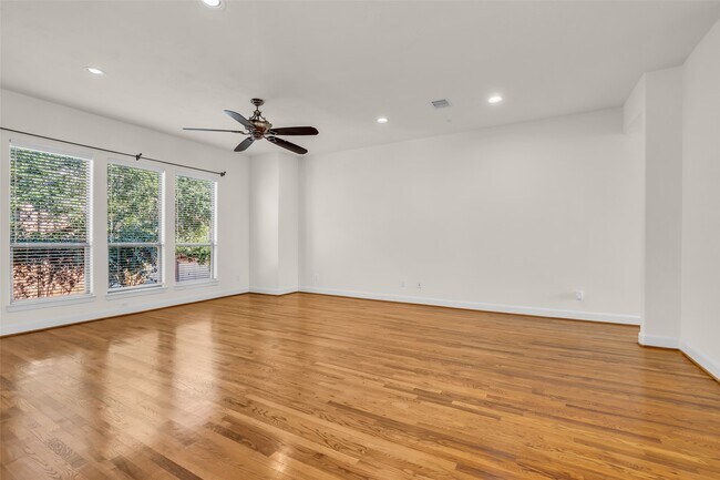 Building Photo - 1803 Stacy Crest