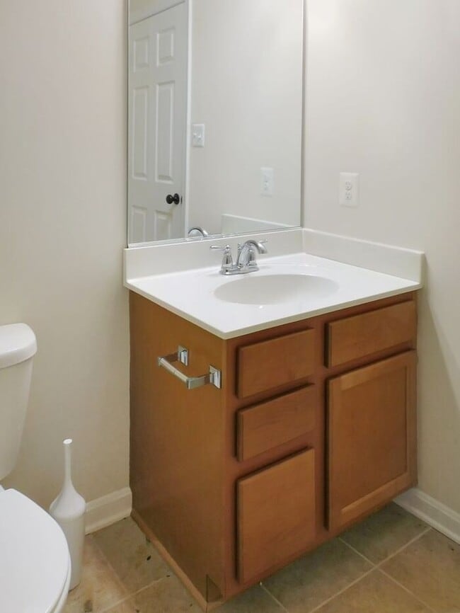 Building Photo - 23363 Marview Ct