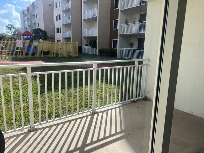 Building Photo - 6950 Miami Gardens Dr