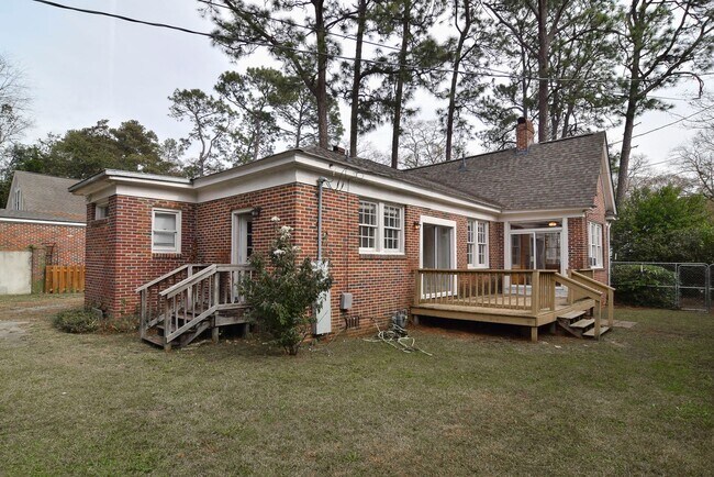 Building Photo - Charming 3 Bedroom Home in Desirable Heath...