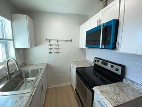 Building Photo - 110 Old Spanish Trail