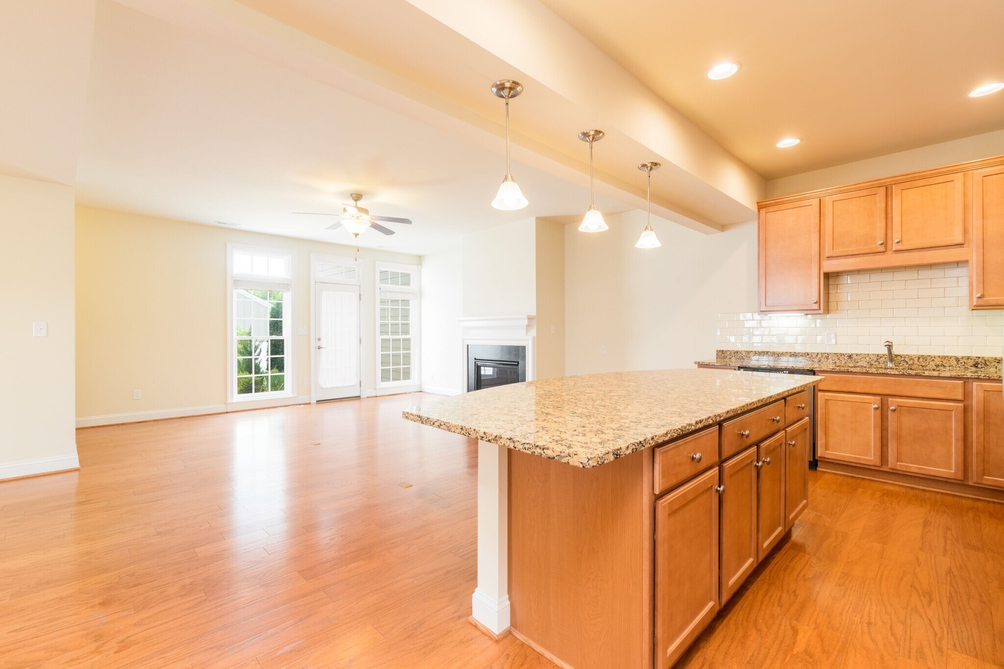 Building Photo - 3020 Glen Valley Dr