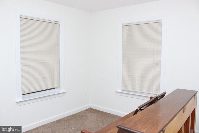 Building Photo - 8289 Glade Bank Dr