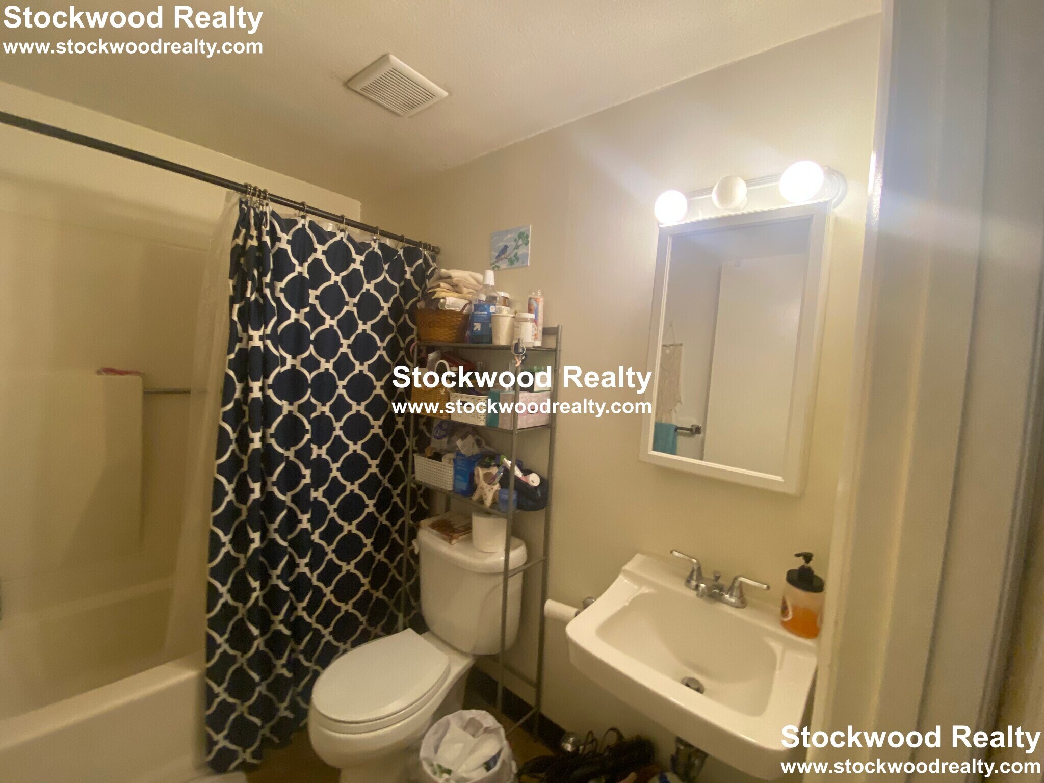 Building Photo - 382 Dorchester St