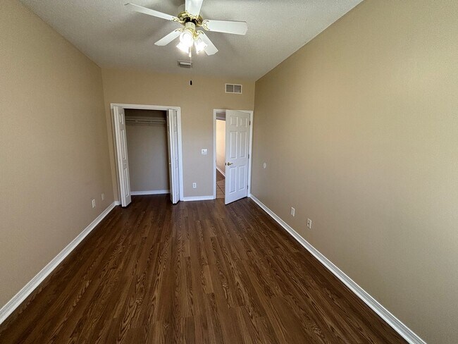 Building Photo - 3421 Cherry Ridge Rd