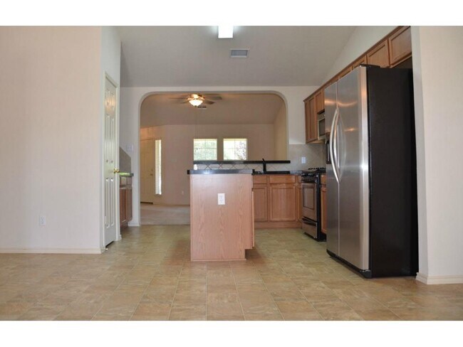 Building Photo - 1511 Legend Oaks Ln