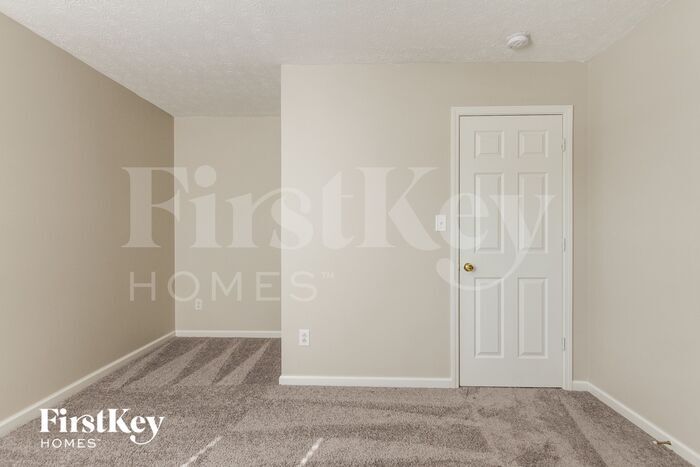 Building Photo - 8588 N Springview Dr