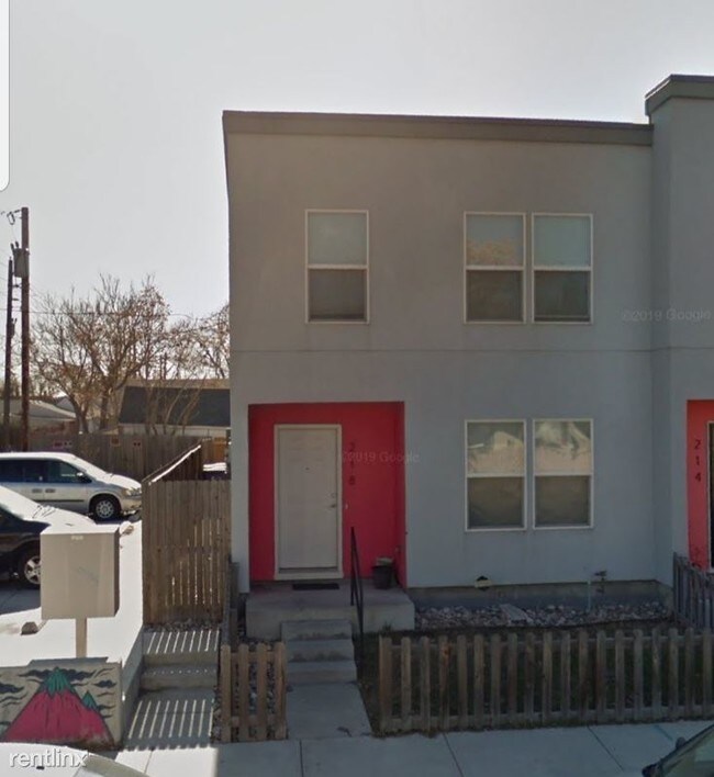 Primary Photo - 4 br, 2 bath Townhome - 218 E 45th Ave