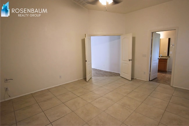 Building Photo - Charming 3-beds, 2-baths home in Wigwam Creek of Litchfield Park!
