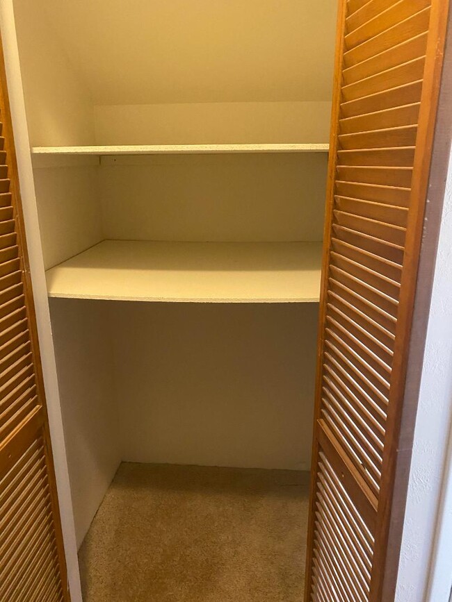 Building Photo - 140 S Rogers St