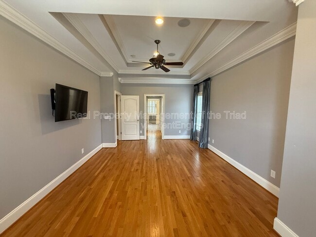 Building Photo - 2528 N Beech Ln