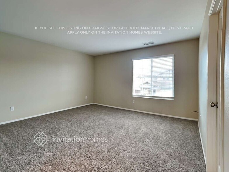 Building Photo - 1057 E Agate Ct