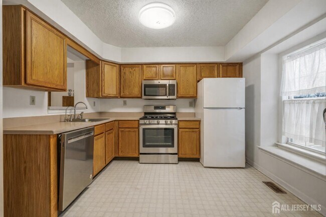 Building Photo - 117 N Barrow Pl