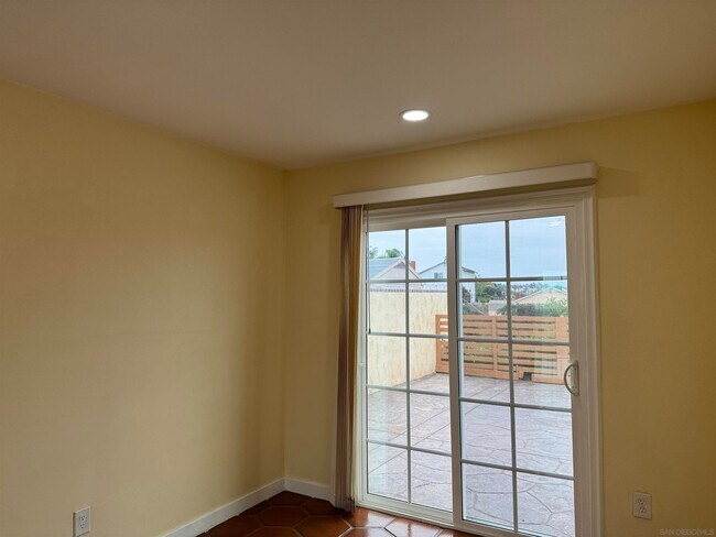 Building Photo - 1435 Ava St