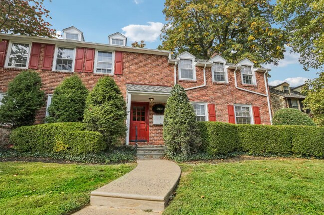 Building Photo - 2920 Midvale Ave