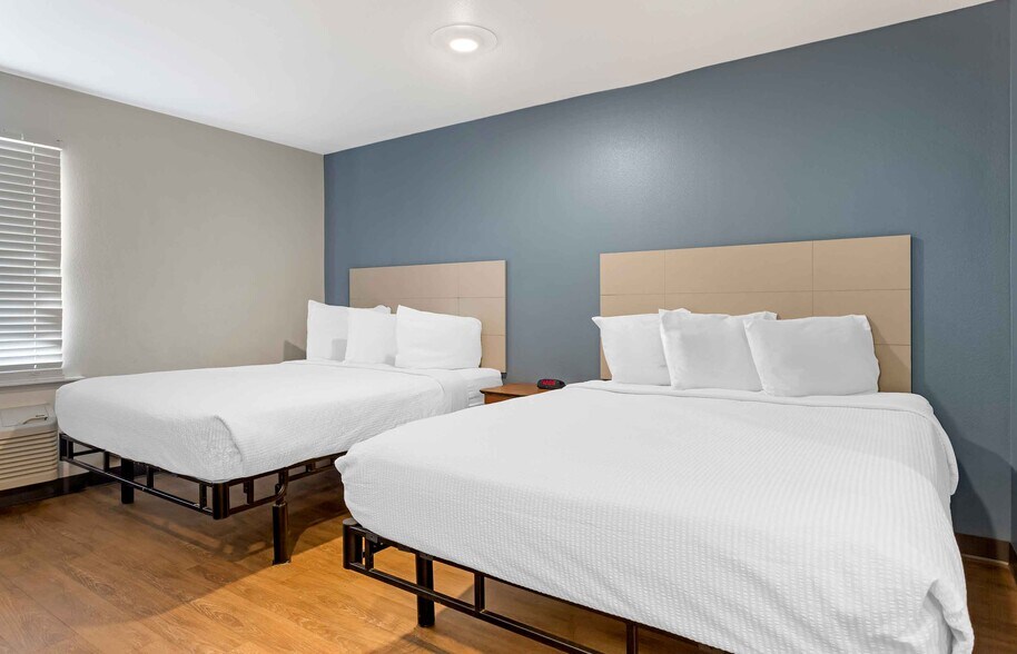 Building Photo - Furnished Studio-Fort Myers