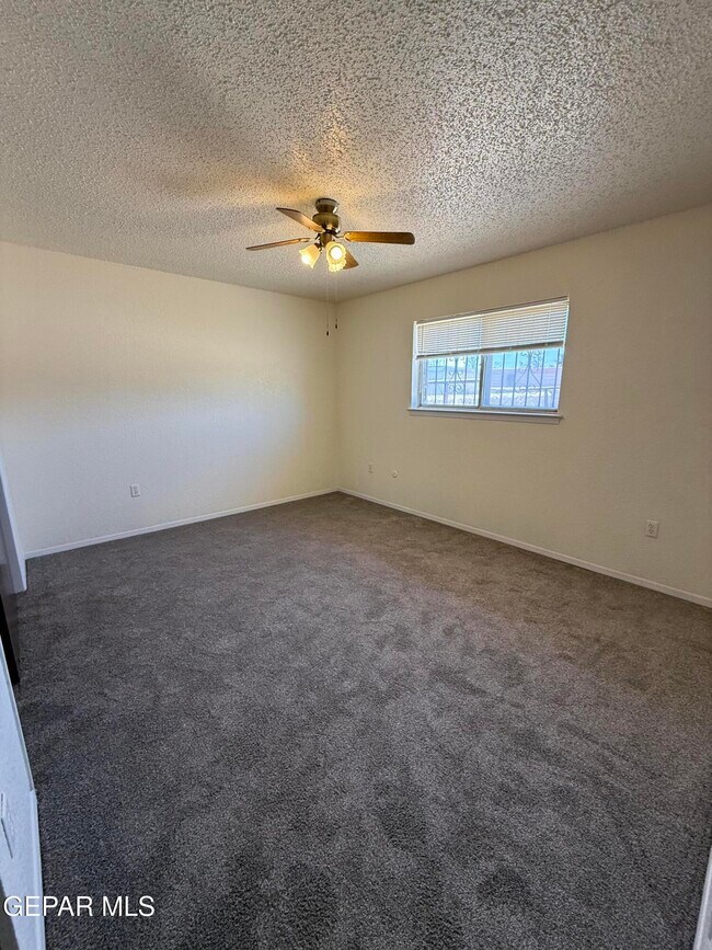 Building Photo - 8403 Villanova Dr
