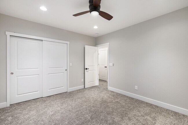 Building Photo - 2131 Seaglass St