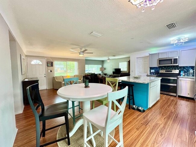 Building Photo - 3957 Wahoo Dr SE