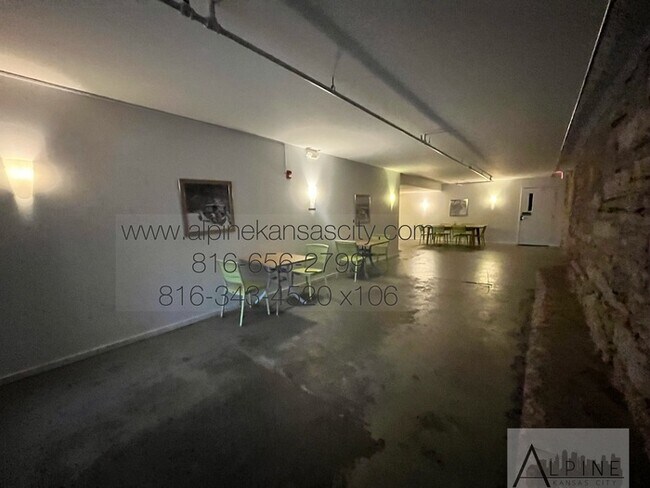 Building Photo - River Market Loft, Secured Parking