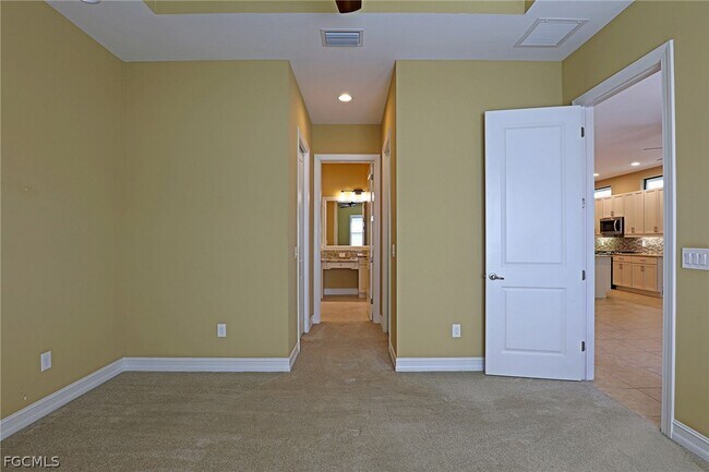 Building Photo - 8181 Venetian Pointe Dr