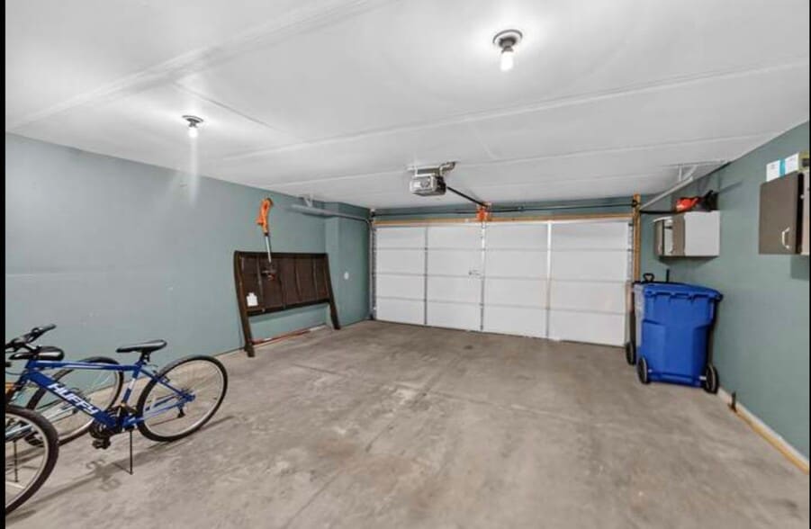 Building Photo - 707 Cricket Ln
