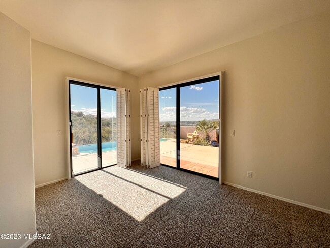 Building Photo - 10123 N Alder Spring Dr